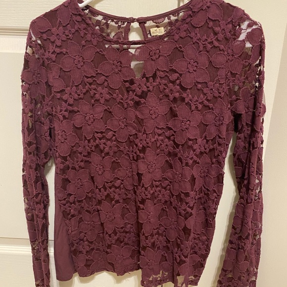 Hollister top - Picture 1 of 3